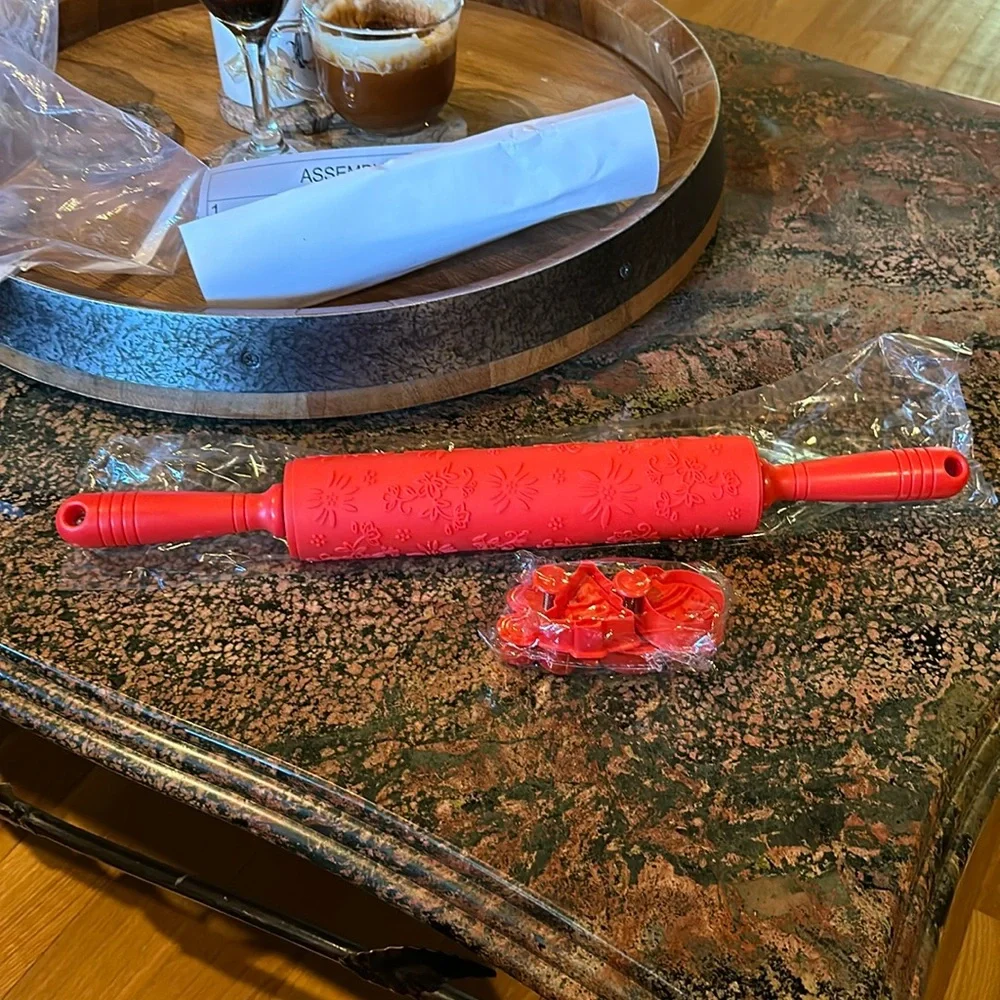 QVC Temp-tations Classic Rolling Pin And Four Cookies Cutters Holidays Seasonal